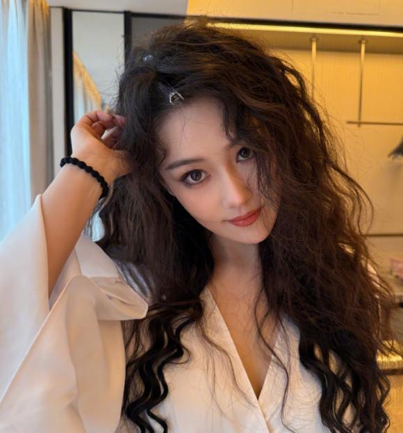 张馨予何捷七年军婚甜过偶像剧打脸了多少“塑料夫妻”引发热议(图6)