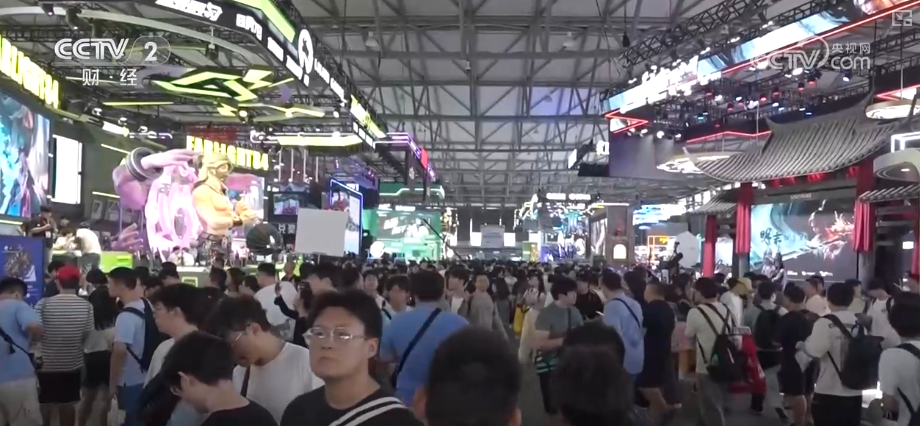 一票难求火爆！动漫经济与传统产业跨界融合 “情绪消费场”撬动经济新支点