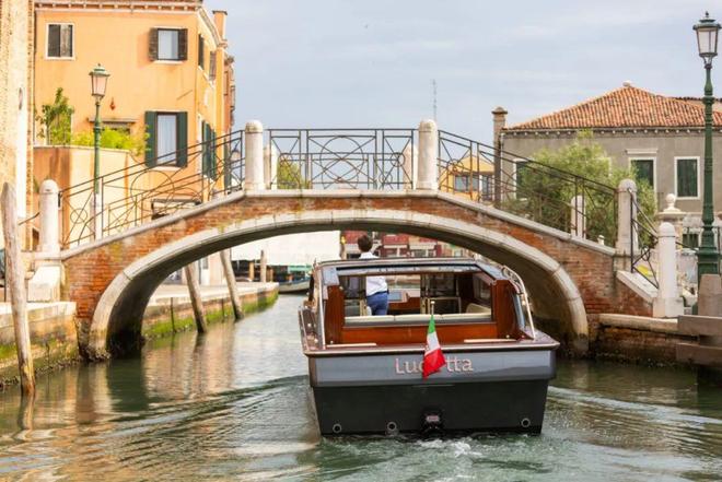 重新诠释传统！Repower推出威尼斯首款全电动水上的士Lucietta(图13)