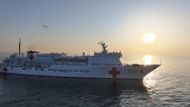 官宣！万吨级医院船！人民海军第三艘(图2)