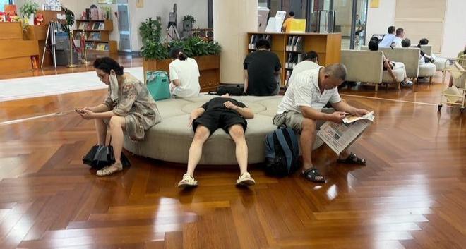 九游官网“新型啃老”正向全国蔓延：年轻人不上班不伸手要钱3000块能活(图7)