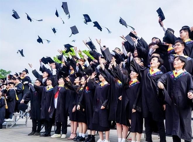 九游官网“新型啃老”正向全国蔓延：年轻人不上班不伸手要钱3000块能活(图8)