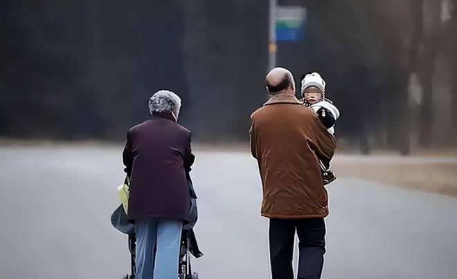 九游官网“新型啃老”正向全国蔓延：年轻人不上班不伸手要钱3000块能活(图15)