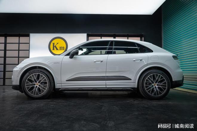 适用保时捷Macan95C车身碳纤维装饰条来了