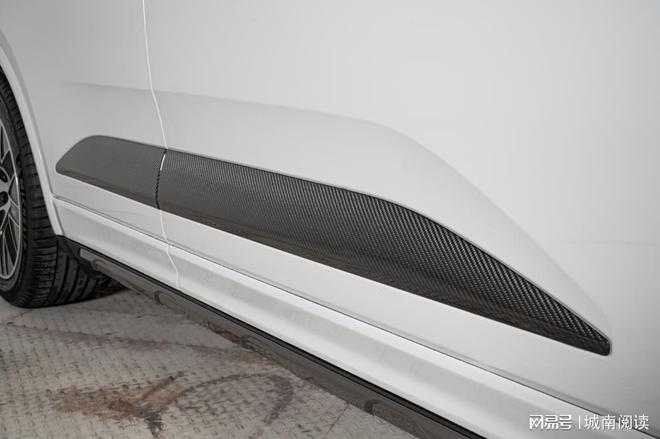 适用保时捷Macan95C车身碳纤维装饰条来了(图2)