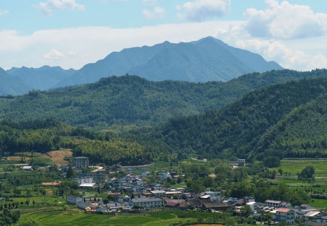 皖南川藏线米林肯堵哭的六道弯藏着江南最美红叶(图1)