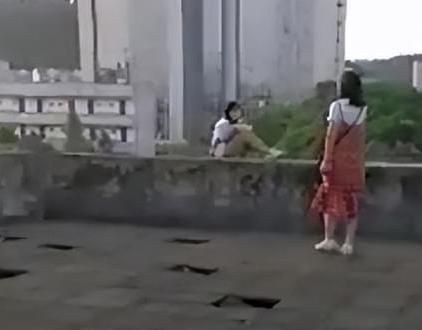 深圳女子坠楼现场惨烈头身分离落地声音巨大身份被扒(图14)
