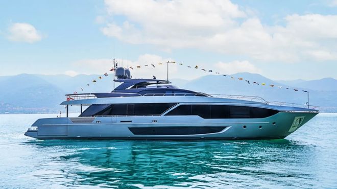 本届戛纳游艇节上引人注目的15艘新游艇(图9)