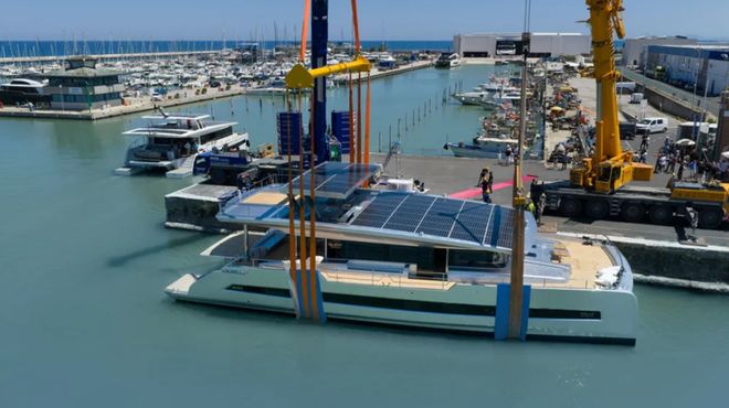 本届戛纳游艇节上引人注目的15艘新游艇(图17)