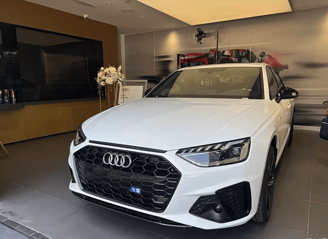 奥迪真绷不住了！曾经的销量王如今降到1898万月销仅5835辆(图1)