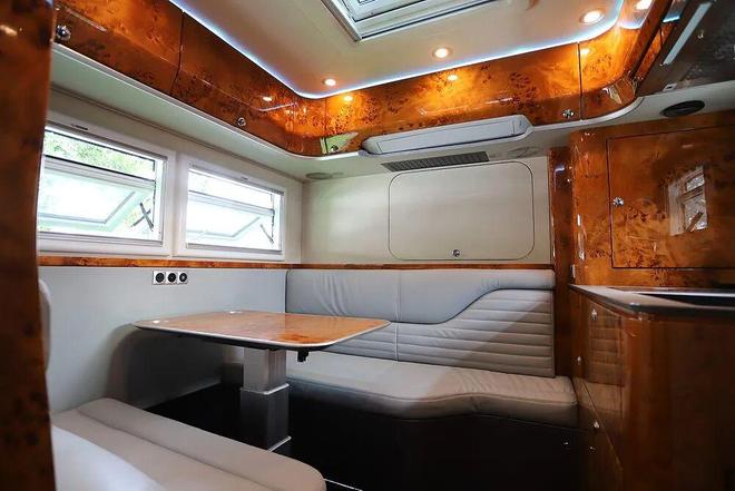 全球首款整体金属模具碳纤维车身重卡房车：康派斯陆地A380-天阙(图14)