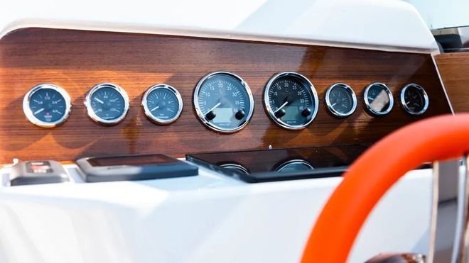 70年代意大利经典木制游艇的超现代再现(图8)