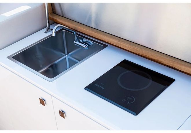 70年代意大利经典木制游艇的超现代再现(图3)