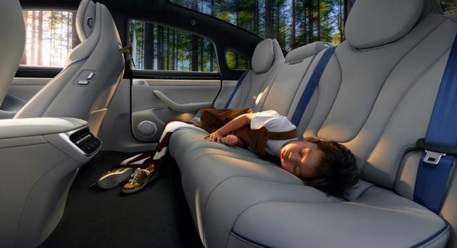 售价2298万起 新款智界S7上市 12月1日开启交付(图5)