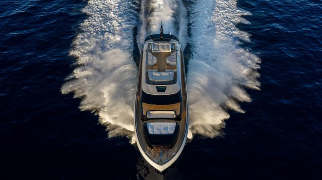 首艘AB 95游艇：动力、设计与舒适的完美融合！(图2)