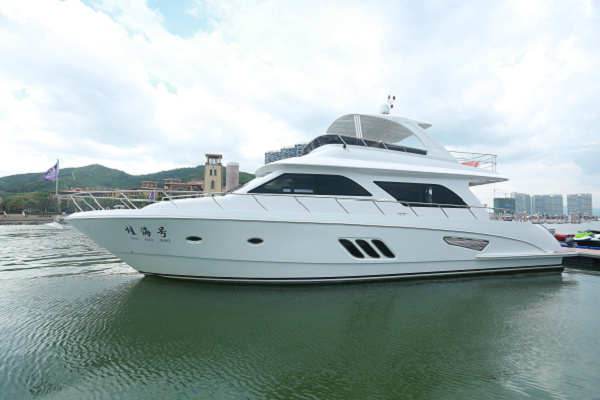 水上运动成年轻人假期户外九游官网社交新宠