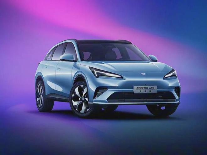 五菱星光730领衔4款MPV密集发布！还有超级豪车灵感竟来自狗狗(图12)