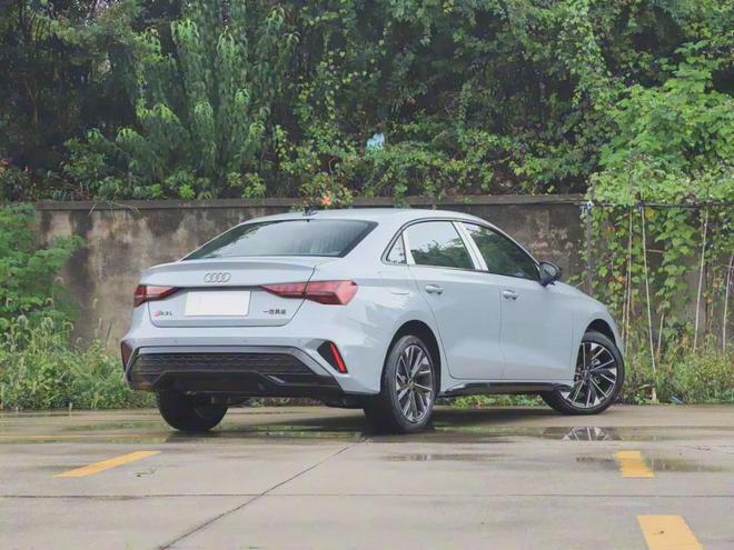 五菱星光730领衔4款MPV密集发布！还有超级豪车灵感竟来自狗狗(图18)