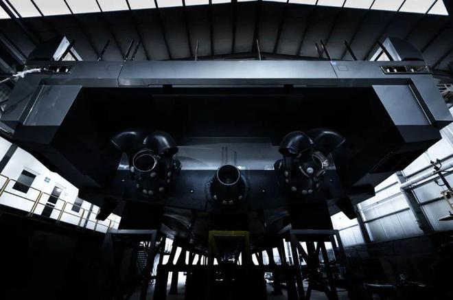 “航母式”船艏！土耳其Alia Yachts最新50米全定制超艇下水（视频）(图3)