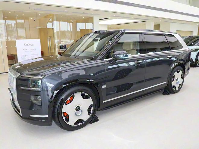 国产“库里氪”定位大型插混SUV配天地尾门+6座布局搭三电机(图3)