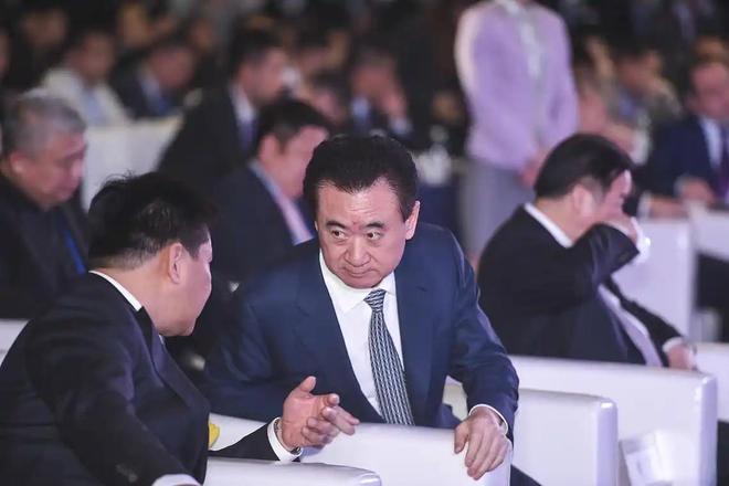 九游娱乐官方网站71岁王健林罕见缺席捐款香港火灾没能拨款背后原因太过心酸(图15)