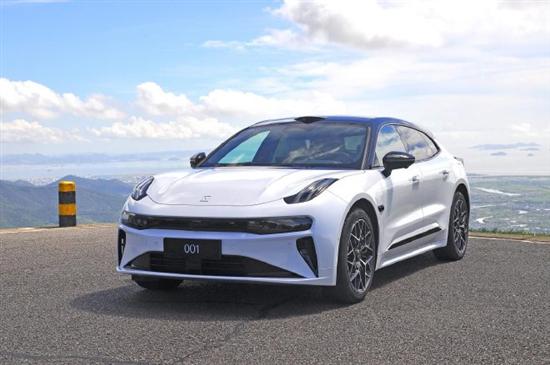 试驾焕新极氪001：不止猎装优雅还有进化