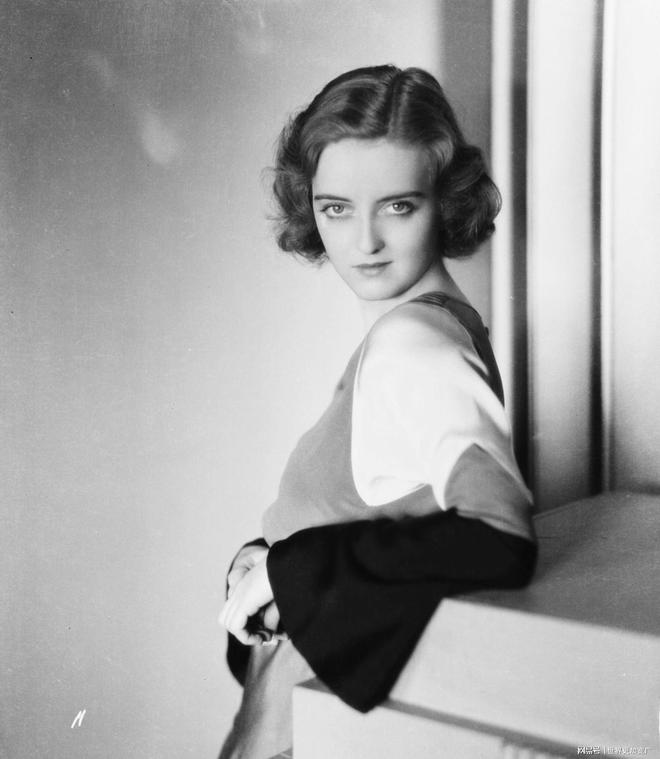 被誉为行走的荷尔蒙坏小子埃罗尔·弗林欲望毁掉的人生(图10)