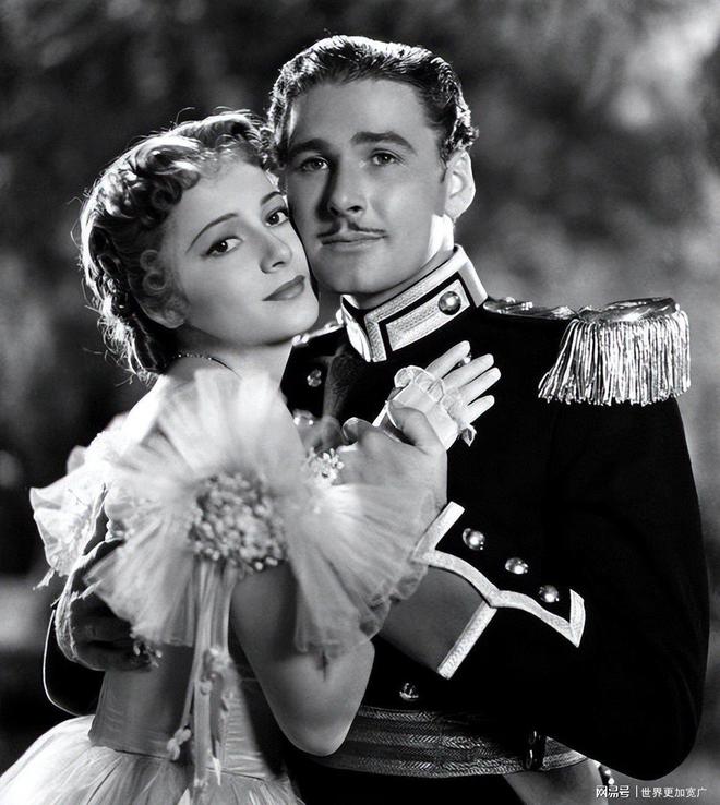 被誉为行走的荷尔蒙坏小子埃罗尔·弗林欲望毁掉的人生(图12)