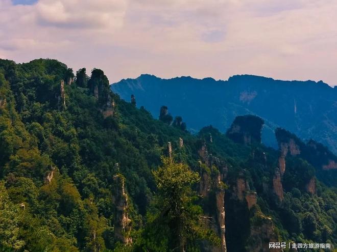 张家界旅游攻略：五天家庭游纯玩路线天门山+芙蓉镇+凤凰古城(图2)