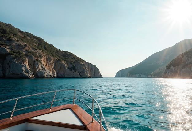 三亚游艇出海真的只能富人玩吗 普通人也能玩得起太惊艳九游官方app入口了(图3)