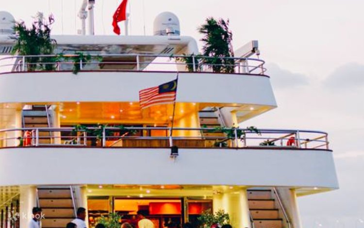 九游娱乐官方网站三亚游艇玩一天要多少钱？2026最新报价+玩法攻略+避坑指南